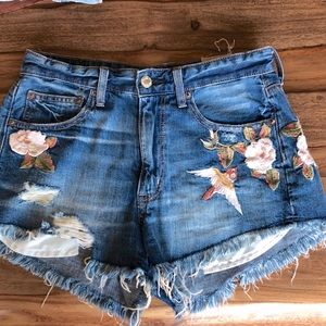 Embroidered American eagle shorts. Size 6